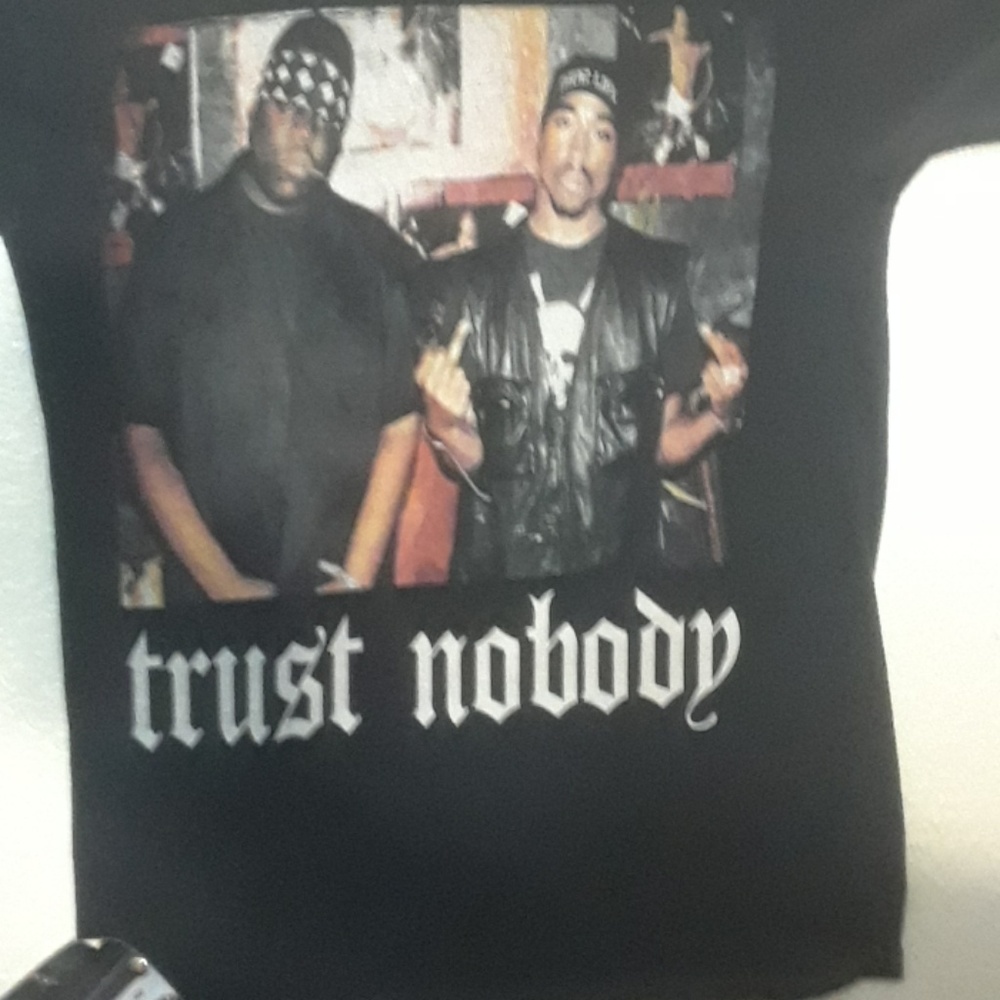 Rare biggie and Tupac trust nobody shirt